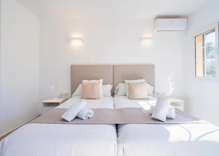 Trobadors Villa El Arenal